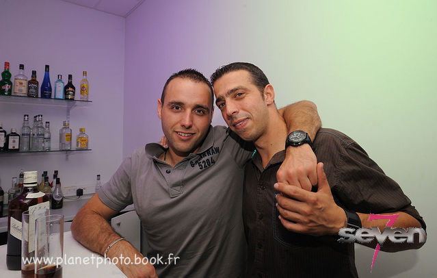 Cliquer pour voir l'image en taille réelle