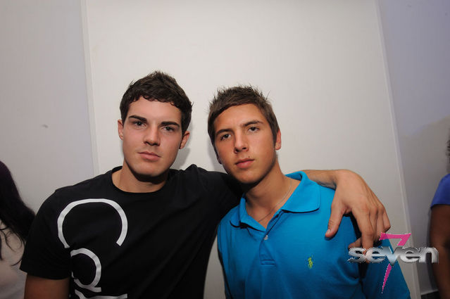 Cliquer pour voir l'image en taille réelle