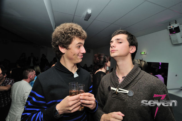 Cliquer pour voir l'image en taille réelle