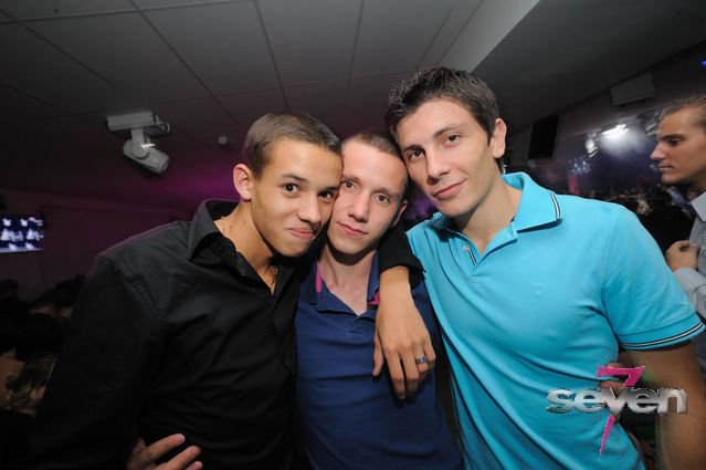 Cliquer pour voir l'image en taille réelle