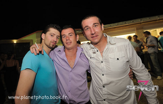 Cliquer pour voir l'image en taille réelle