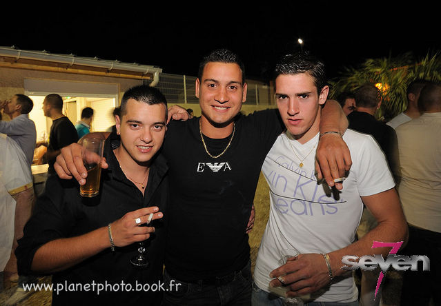 Cliquer pour voir l'image en taille réelle