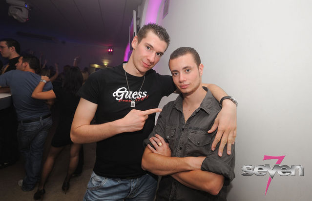 Cliquer pour voir l'image en taille réelle