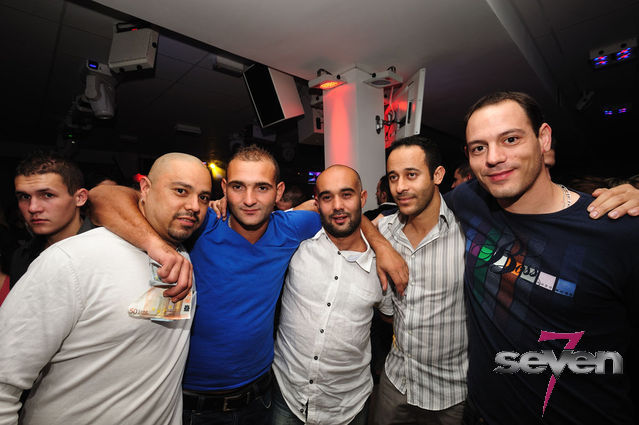 Cliquer pour voir l'image en taille réelle