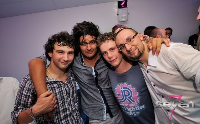 Cliquer pour voir l'image en taille réelle