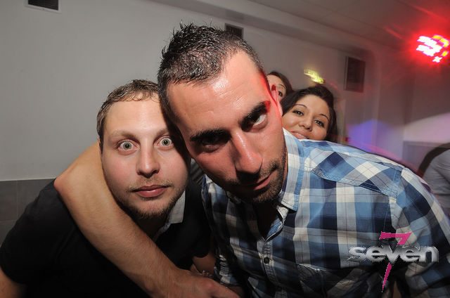 Cliquer pour voir l'image en taille réelle