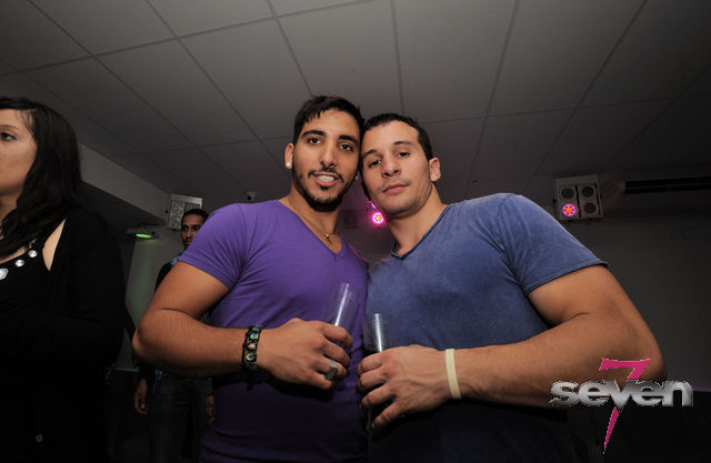 Cliquer pour voir l'image en taille réelle