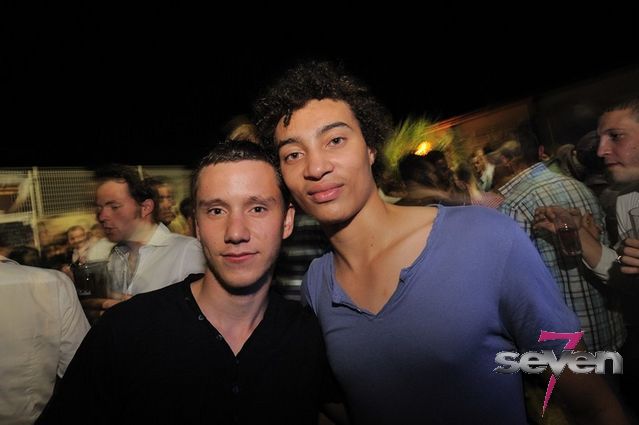 Cliquer pour voir l'image en taille réelle