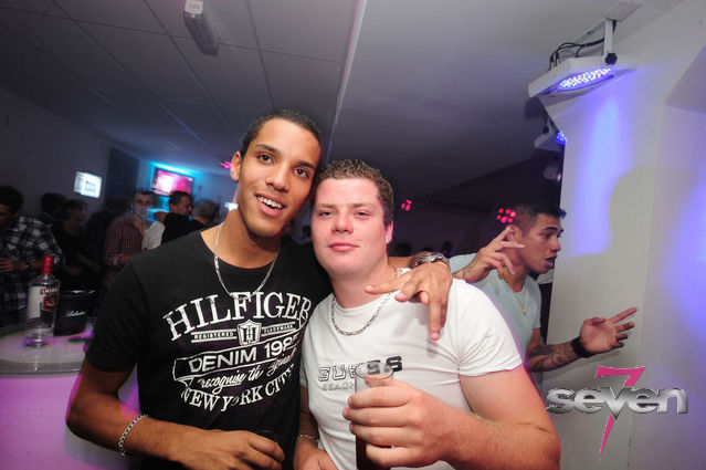 Cliquer pour voir l'image en taille réelle