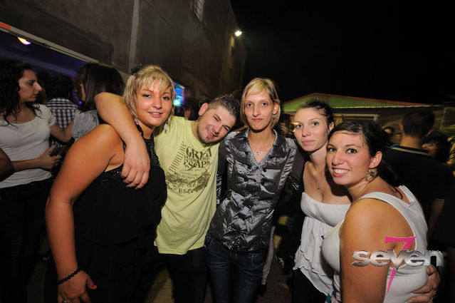 Cliquer pour voir l'image en taille réelle