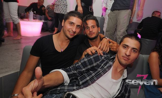 Cliquer pour voir l'image en taille réelle