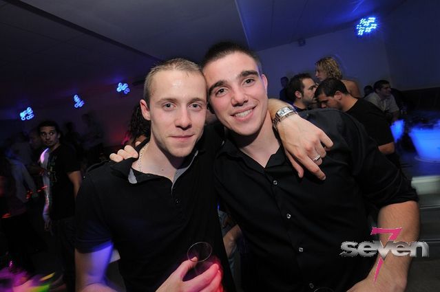 Cliquer pour voir l'image en taille réelle