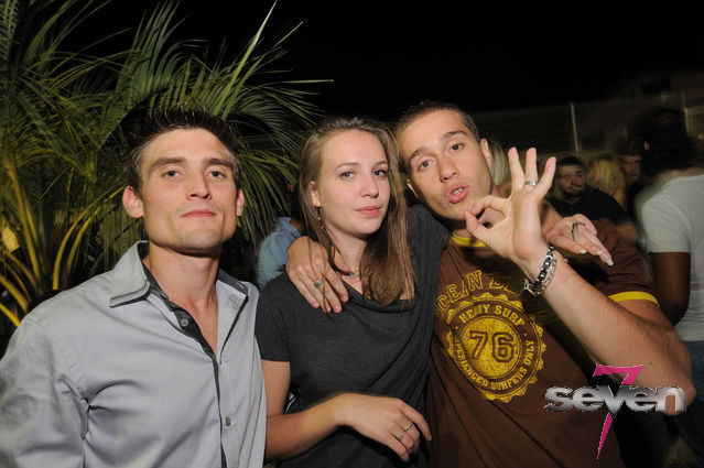 Cliquer pour voir l'image en taille réelle