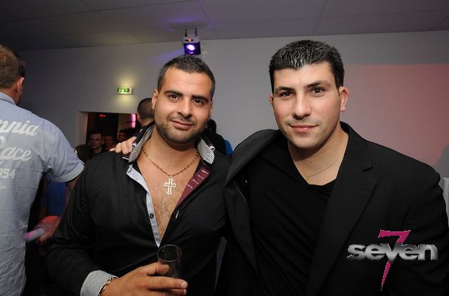 Cliquer pour voir l'image en taille réelle