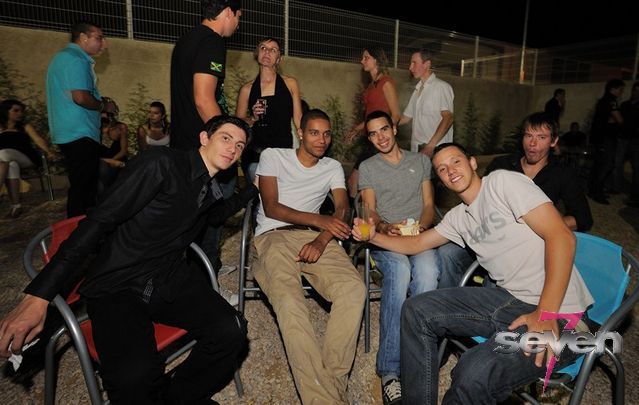 Cliquer pour voir l'image en taille réelle