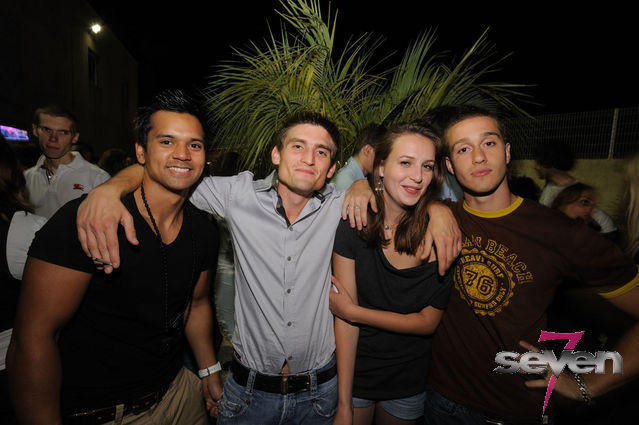 Cliquer pour voir l'image en taille réelle