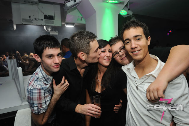 Cliquer pour voir l'image en taille réelle