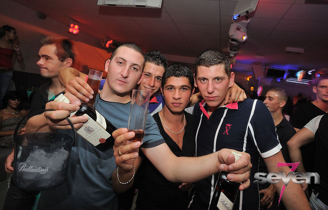 Cliquer pour voir l'image en taille réelle