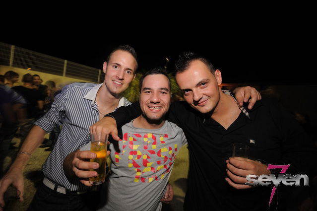 Cliquer pour voir l'image en taille réelle