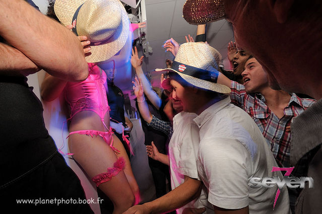 Cliquer pour voir l'image en taille réelle