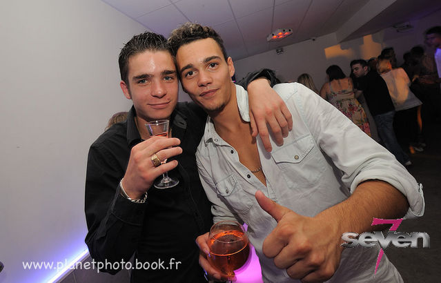 Cliquer pour voir l'image en taille réelle