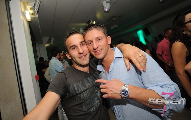 Cliquer pour voir l'image en taille réelle