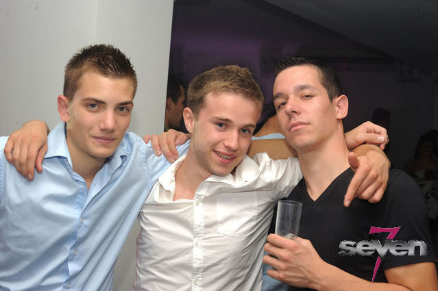 Cliquer pour voir l'image en taille réelle