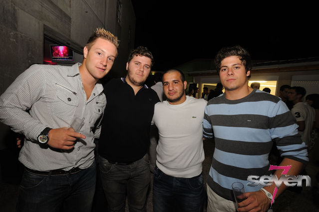 Cliquer pour voir l'image en taille réelle