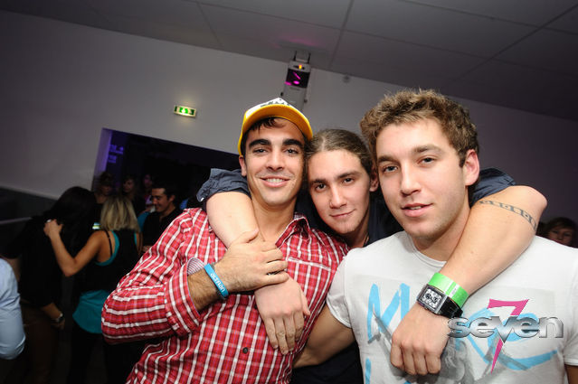 Cliquer pour voir l'image en taille réelle