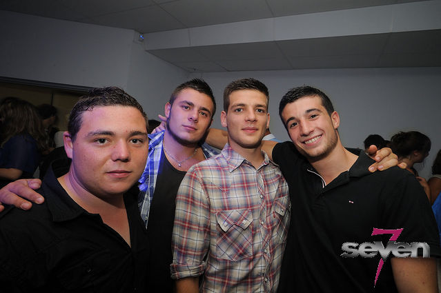 Cliquer pour voir l'image en taille réelle