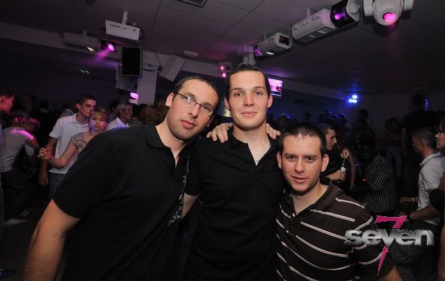 Cliquer pour voir l'image en taille réelle