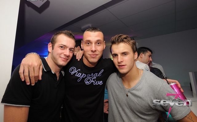 Cliquer pour voir l'image en taille réelle