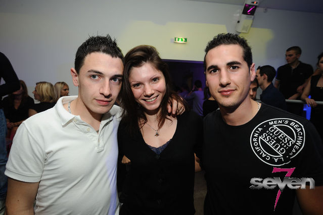 Cliquer pour voir l'image en taille réelle