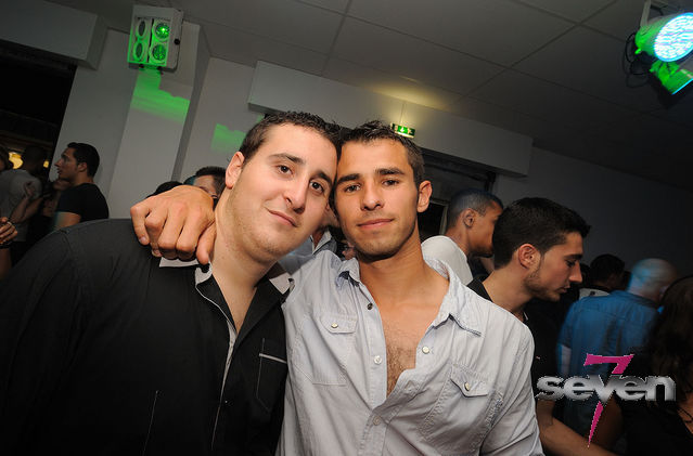 Cliquer pour voir l'image en taille réelle