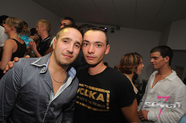 Cliquer pour voir l'image en taille réelle