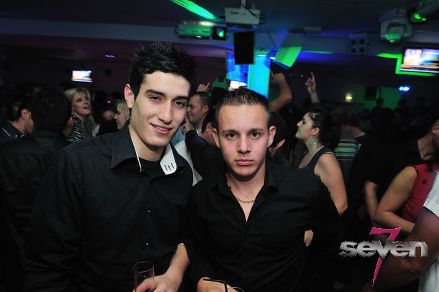 Cliquer pour voir l'image en taille réelle