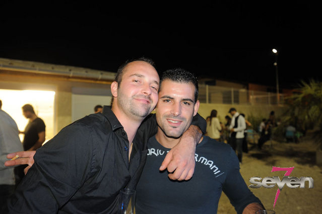 Cliquer pour voir l'image en taille réelle