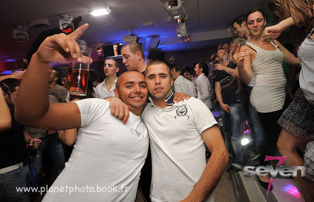 Cliquer pour voir l'image en taille réelle