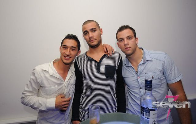 Cliquer pour voir l'image en taille réelle