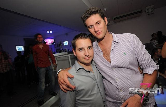 Cliquer pour voir l'image en taille réelle