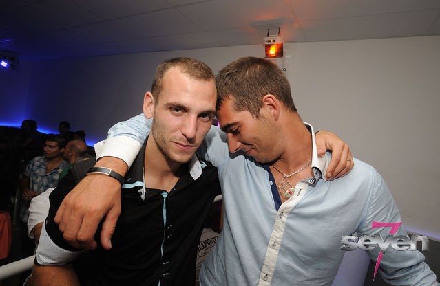 Cliquer pour voir l'image en taille réelle