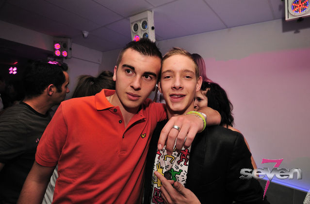 Cliquer pour voir l'image en taille réelle