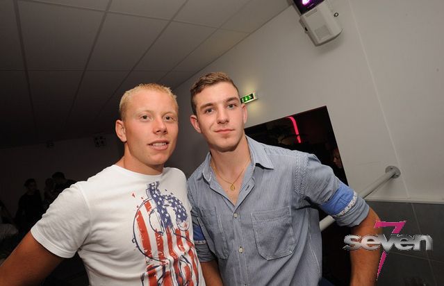 Cliquer pour voir l'image en taille réelle