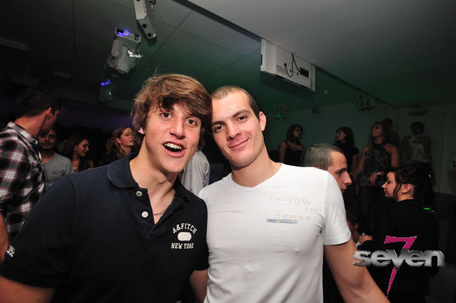 Cliquer pour voir l'image en taille réelle