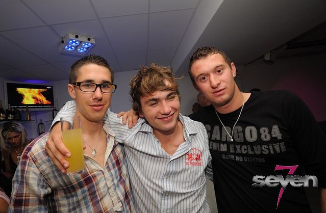 Cliquer pour voir l'image en taille réelle