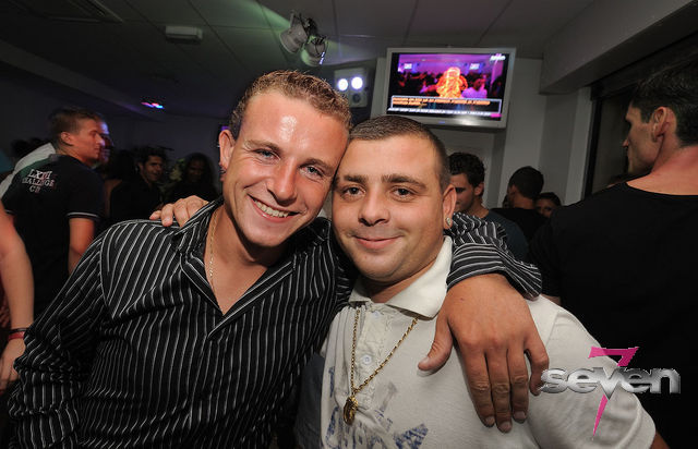 Cliquer pour voir l'image en taille réelle