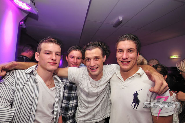 Cliquer pour voir l'image en taille réelle