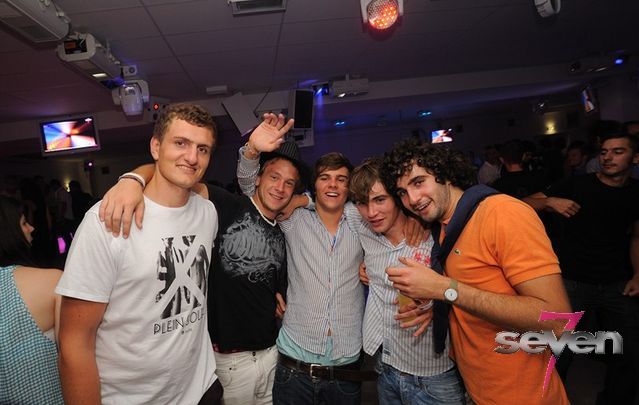 Cliquer pour voir l'image en taille réelle