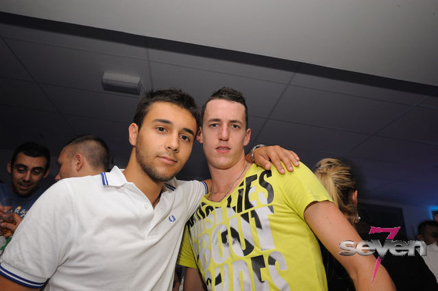 Cliquer pour voir l'image en taille réelle