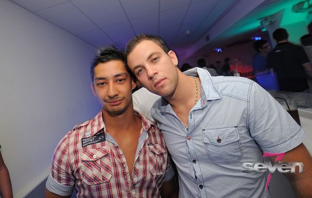 Cliquer pour voir l'image en taille réelle